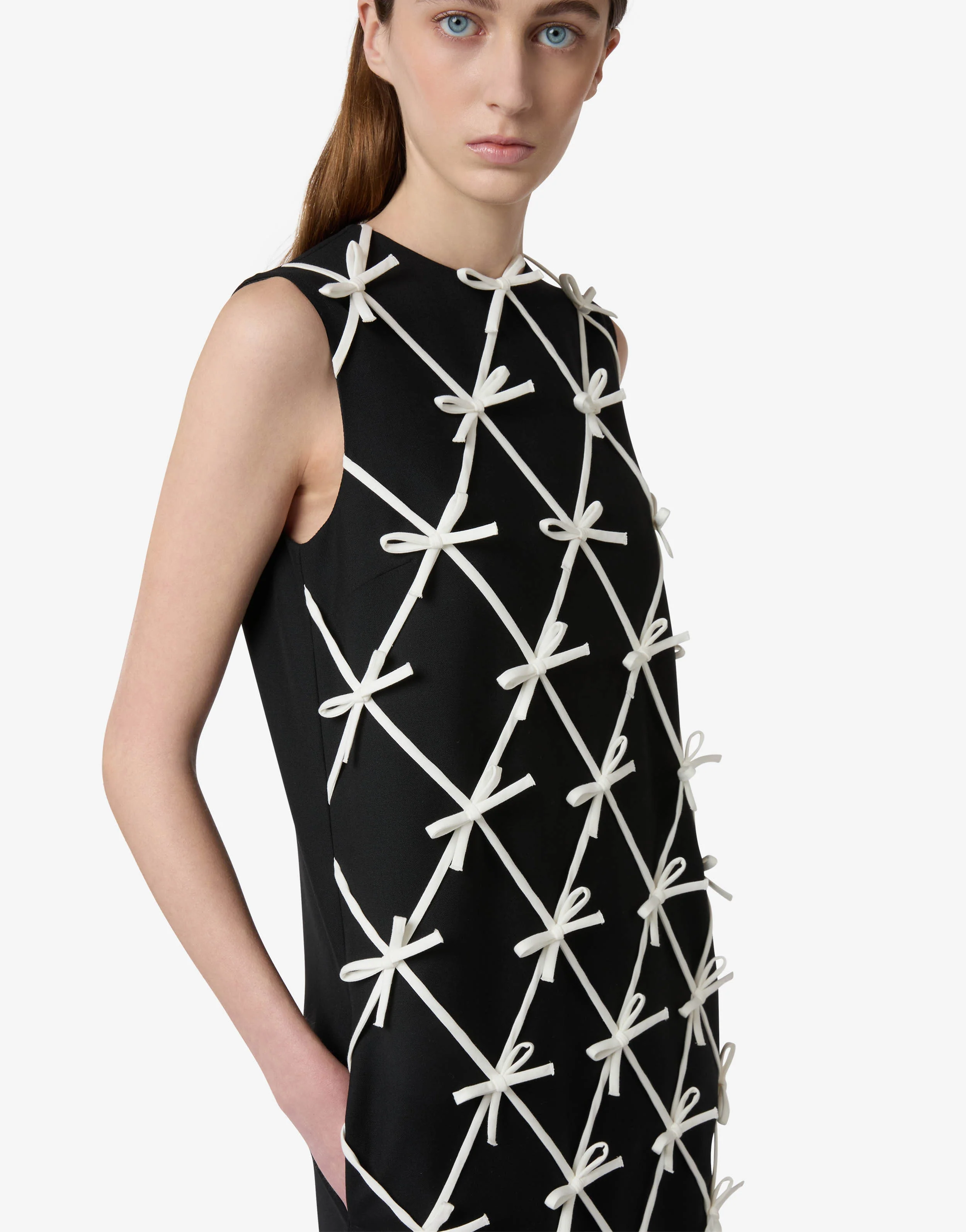 Woolen dress with bows - Image 3